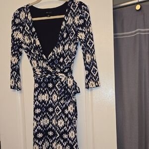 Ann Taylor Black and White Sheath Dress V-Neck 3/4 Sleeve